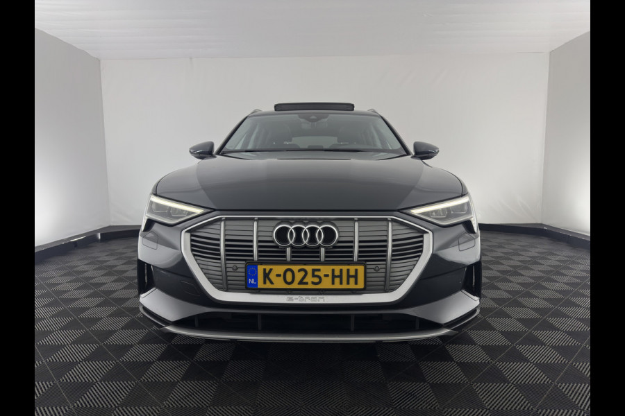 Audi e-tron 55 quattro Business edition Plus 95 kWh [ 3-Fase ] (INCL-BTW) *PANO | LUXURY-LEATHER | ADAPTIVE-CRUISE | FULL-LED | DIGI-COCKPIT | KEYLESS | MEMORY-PACK | CAMERA | NAVI-FULLMAP | SHIFT-PADDLES | DAB+ | COMFORT-SEATS | 20''ALU*