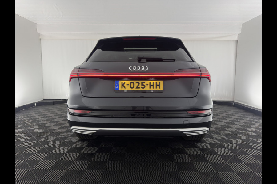 Audi e-tron 55 quattro Business edition Plus 95 kWh [ 3-Fase ] (INCL-BTW) *PANO | LUXURY-LEATHER | ADAPTIVE-CRUISE | FULL-LED | DIGI-COCKPIT | KEYLESS | MEMORY-PACK | CAMERA | NAVI-FULLMAP | SHIFT-PADDLES | DAB+ | COMFORT-SEATS | 20''ALU*