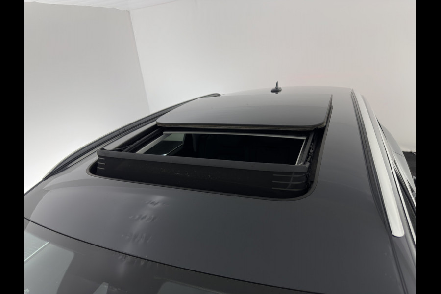 Audi e-tron 55 quattro Business edition Plus 95 kWh [ 3-Fase ] (INCL-BTW) *PANO | LUXURY-LEATHER | ADAPTIVE-CRUISE | FULL-LED | DIGI-COCKPIT | KEYLESS | MEMORY-PACK | CAMERA | NAVI-FULLMAP | SHIFT-PADDLES | DAB+ | COMFORT-SEATS | 20''ALU*