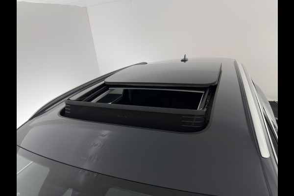 Audi e-tron 55 quattro Business edition Plus 95 kWh [ 3-Fase ] (INCL-BTW) *PANO | LUXURY-LEATHER | ADAPTIVE-CRUISE | FULL-LED | DIGI-COCKPIT | KEYLESS | MEMORY-PACK | CAMERA | NAVI-FULLMAP | SHIFT-PADDLES | DAB+ | COMFORT-SEATS | 20''ALU*