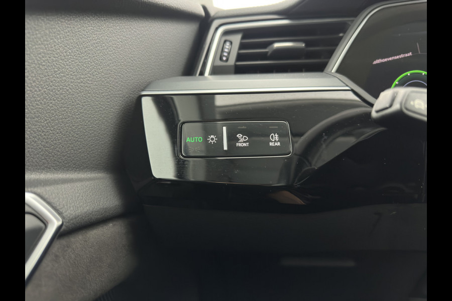 Audi e-tron 55 quattro Business edition Plus 95 kWh [ 3-Fase ] (INCL-BTW) *PANO | LUXURY-LEATHER | ADAPTIVE-CRUISE | FULL-LED | DIGI-COCKPIT | KEYLESS | MEMORY-PACK | CAMERA | NAVI-FULLMAP | SHIFT-PADDLES | DAB+ | COMFORT-SEATS | 20''ALU*