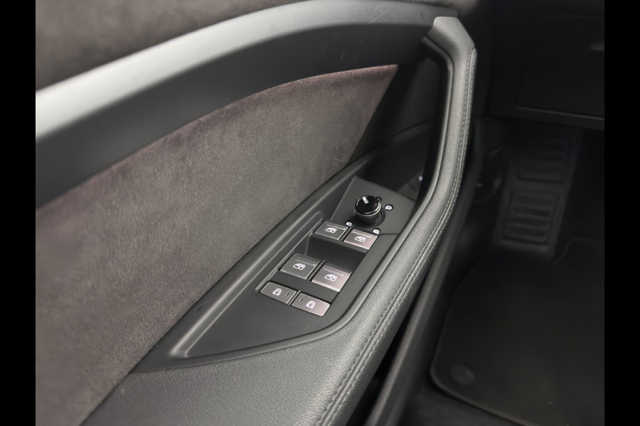 Audi e-tron 55 quattro Business edition Plus 95 kWh [ 3-Fase ] (INCL-BTW) *PANO | LUXURY-LEATHER | ADAPTIVE-CRUISE | FULL-LED | DIGI-COCKPIT | KEYLESS | MEMORY-PACK | CAMERA | NAVI-FULLMAP | SHIFT-PADDLES | DAB+ | COMFORT-SEATS | 20''ALU*