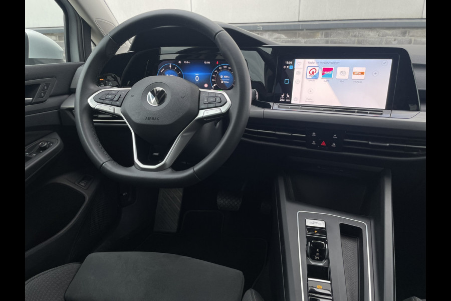Volkswagen Golf 1.4 eHybrid Style PHEV | Elek. Trekhaak | Q-Light | Carplay | Memory | Navi | Sfeerverlichting
