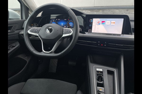 Volkswagen Golf 1.4 eHybrid Style PHEV | Elek. Trekhaak | Q-Light | Carplay | Memory | Navi | Sfeerverlichting