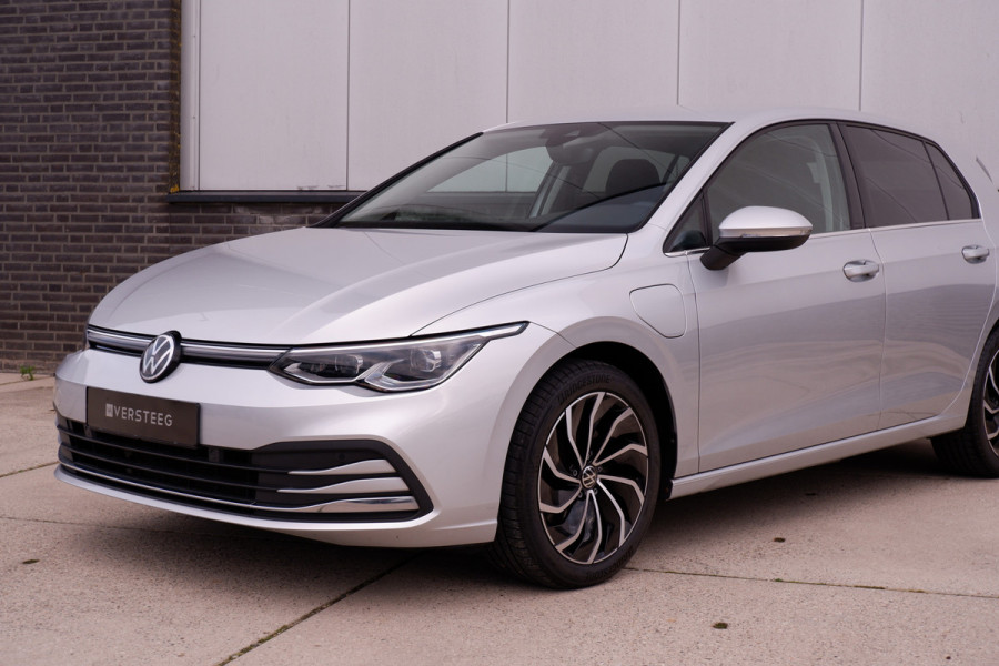 Volkswagen Golf 1.4 eHybrid Style PHEV | Elek. Trekhaak | Q-Light | Carplay | Memory | Navi | Sfeerverlichting