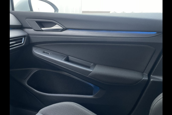 Volkswagen Golf 1.4 eHybrid Style PHEV | Elek. Trekhaak | Q-Light | Carplay | Memory | Navi | Sfeerverlichting