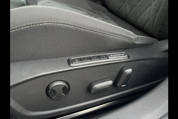 Volkswagen Golf 1.4 eHybrid Style PHEV | Elek. Trekhaak | Q-Light | Carplay | Memory | Navi | Sfeerverlichting