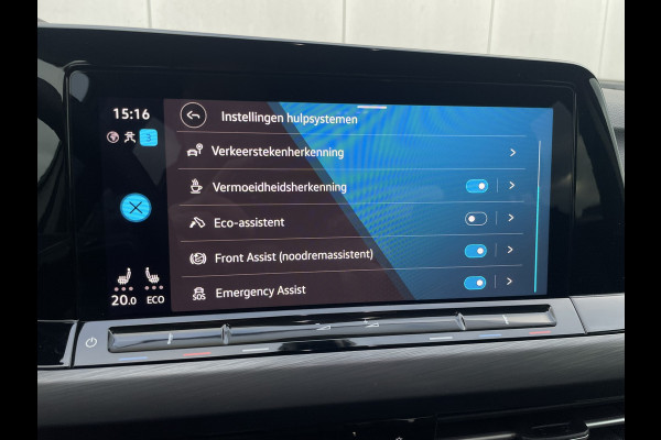 Volkswagen Golf 1.4 eHybrid Style PHEV | Elek. Trekhaak | Q-Light | Carplay | Memory | Navi | Sfeerverlichting