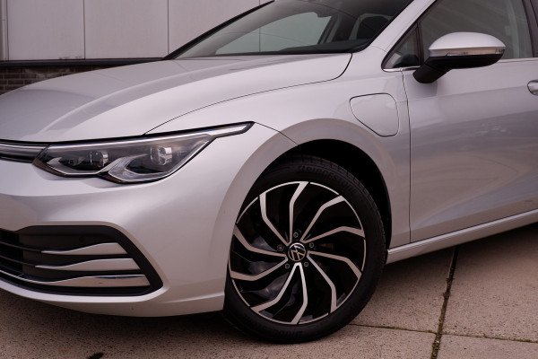 Volkswagen Golf 1.4 eHybrid Style PHEV | Elek. Trekhaak | Q-Light | Carplay | Memory | Navi | Sfeerverlichting