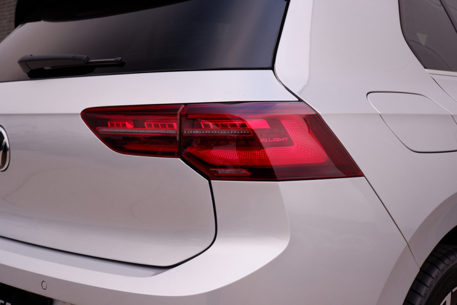 Volkswagen Golf 1.4 eHybrid Style PHEV | Elek. Trekhaak | Q-Light | Carplay | Memory | Navi | Sfeerverlichting