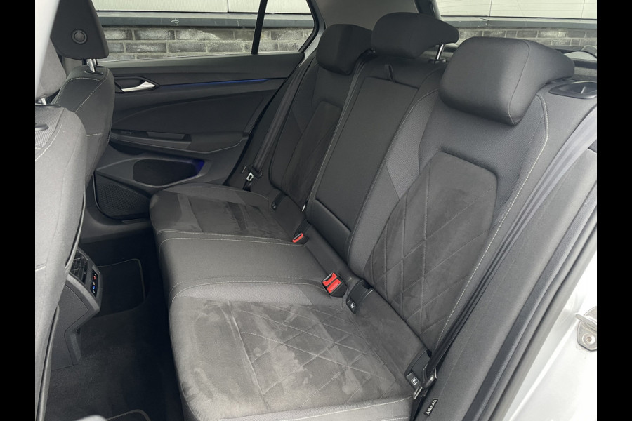 Volkswagen Golf 1.4 eHybrid Style PHEV | Elek. Trekhaak | Q-Light | Carplay | Memory | Navi | Sfeerverlichting