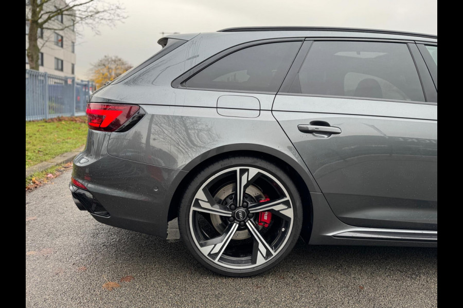 Audi A4 Avant 2.9 TFSI RS 4 quattro 450PK B&O 3D Pano Carbon Massage Leder