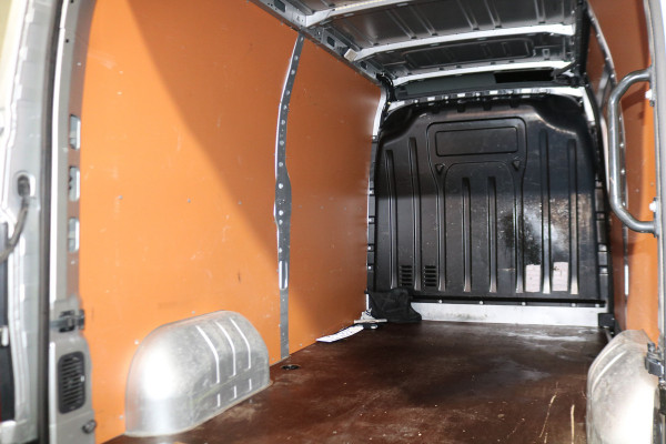 Renault Master 2.3 dCi 135pk L2 H2 Work Edition Airco Navigatie Camera