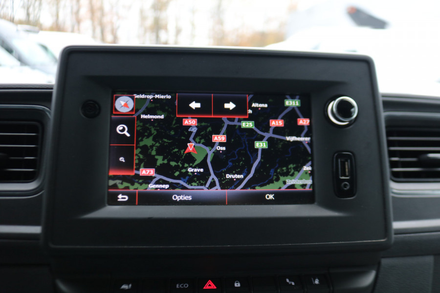 Renault Master 2.3 dCi 135pk L2 H2 Work Edition Airco Navigatie Camera