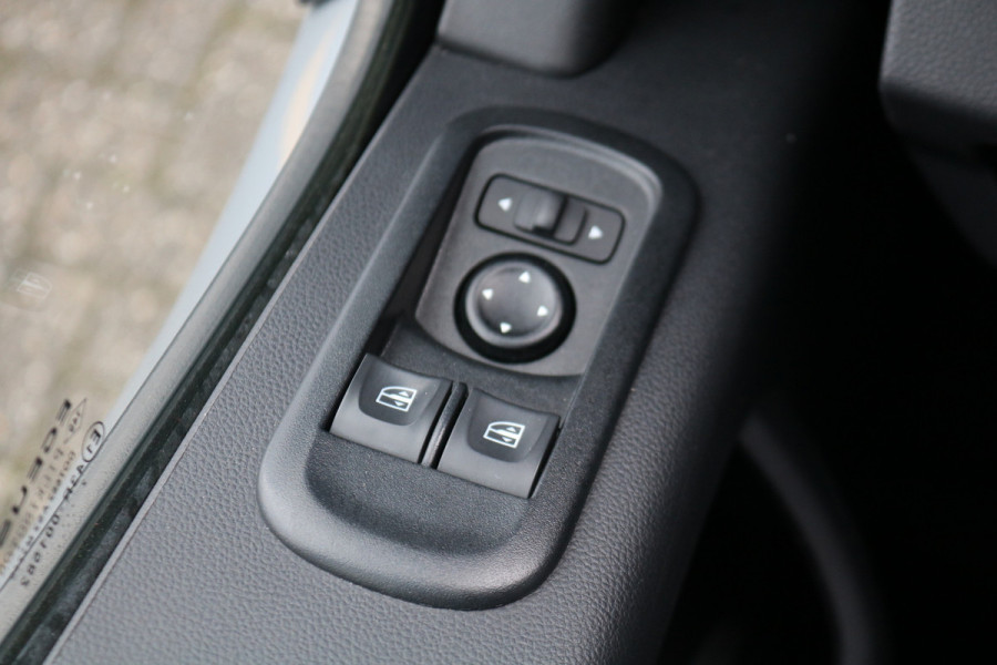 Renault Master 2.3 dCi 135pk L2 H2 Work Edition Airco Navigatie Camera