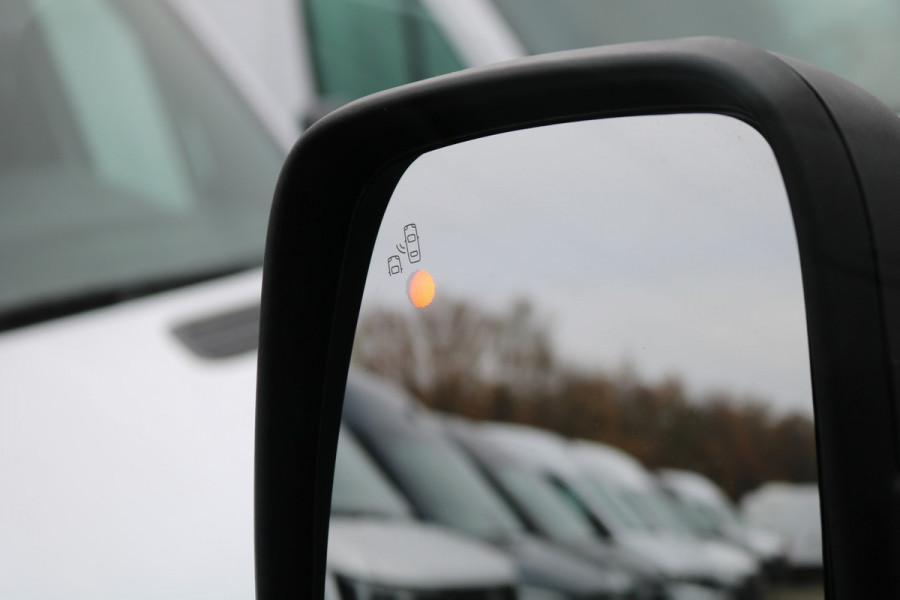 Renault Master 2.3 dCi 135pk L2 H2 Work Edition Airco Navigatie Camera