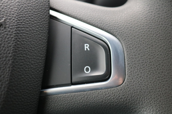 Renault Master 2.3 dCi 135pk L2 H2 Work Edition Airco Navigatie Camera