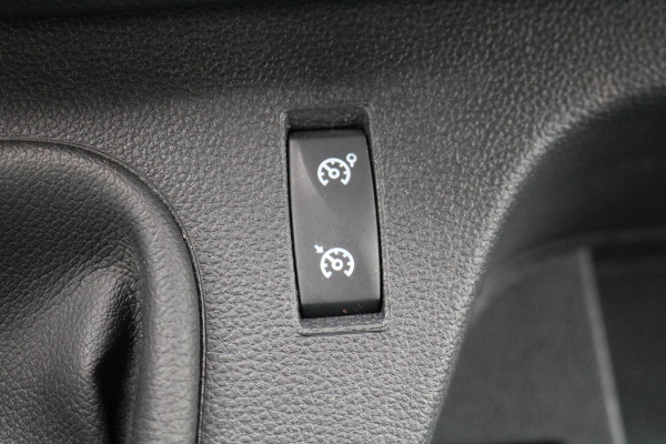 Renault Master 2.3 dCi 135pk L2 H2 Work Edition Airco Navigatie Camera