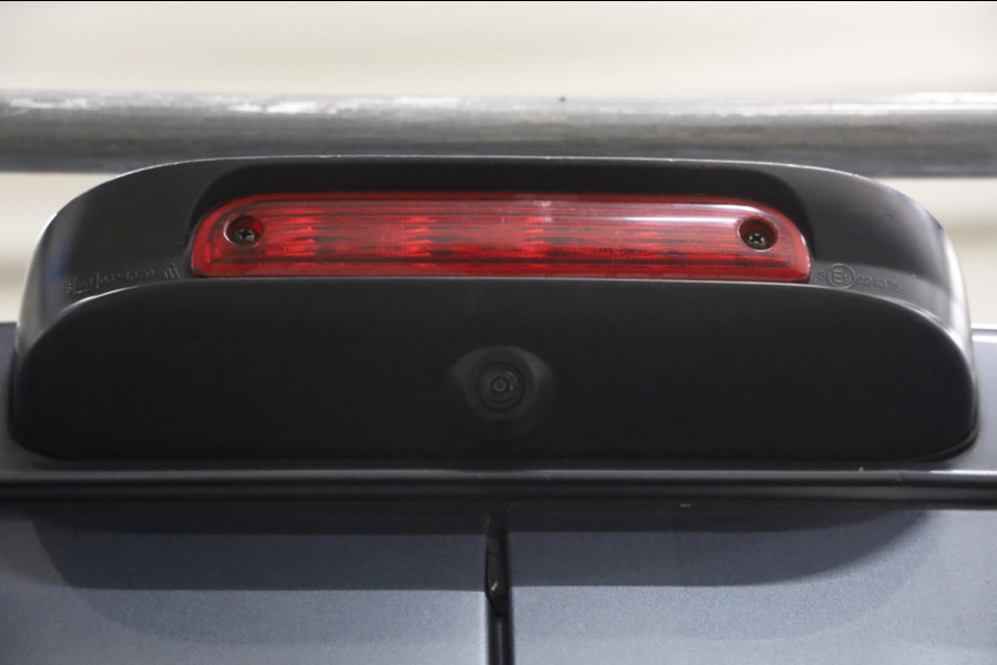 Peugeot Boxer 2.2 BlueHDi 140PK L3/H2 GRIJS CAMERA AIRCO NAVI IMPERIAAL TREKHAAK 3.5t PDC CRUISE LEASE V/A 122,- p.m. INRUIL MOG