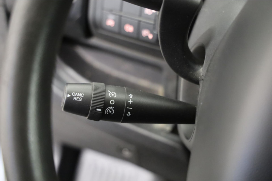 Peugeot Boxer 2.2 BlueHDi 140PK L3/H2 GRIJS CAMERA AIRCO NAVI IMPERIAAL TREKHAAK 3.5t PDC CRUISE LEASE V/A 122,- p.m. INRUIL MOG