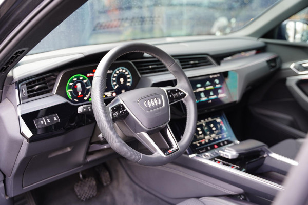 Audi e-tron Sportback 55 Quattro S Edition 95 kWh | Panorama Dak | Black Edition | 1e Eigenaar