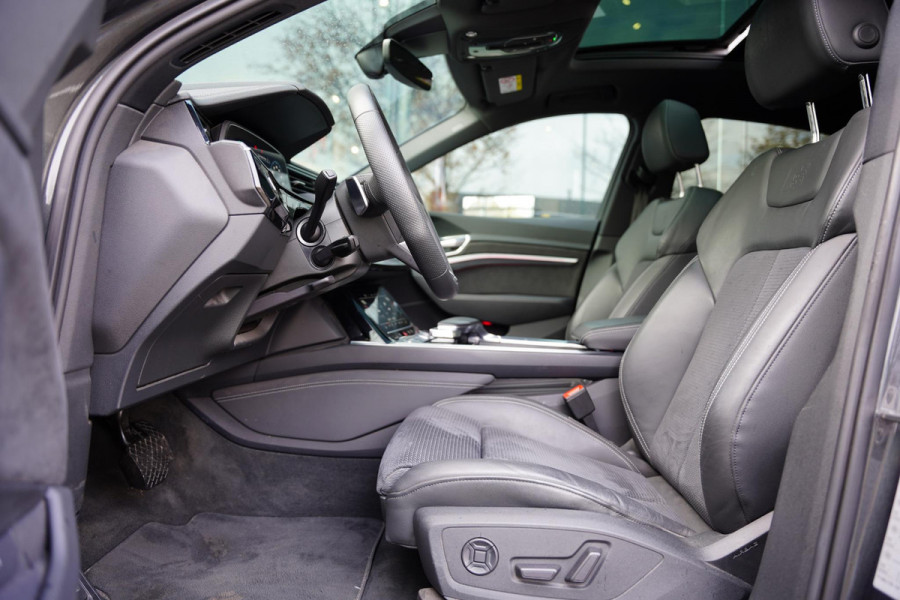Audi e-tron Sportback 55 Quattro S Edition 95 kWh | Panorama Dak | Black Edition | 1e Eigenaar