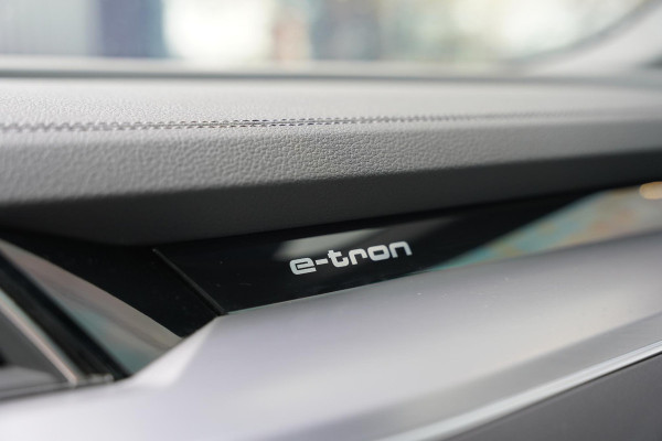 Audi e-tron Sportback 55 Quattro S Edition 95 kWh | Panorama Dak | Black Edition | 1e Eigenaar