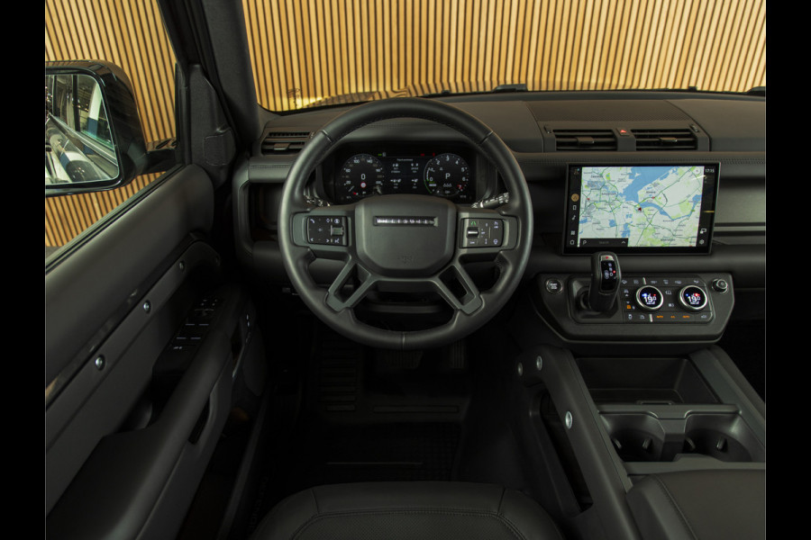 Land Rover Defender 110 2.0 P300e 110 X-Dynamic HSE 22" | MERIDIAN SURROUND | PANO | TOWB |