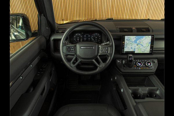 Land Rover Defender 110 2.0 P300e 110 X-Dynamic HSE 22" | MERIDIAN SURROUND | PANO | TOWB |