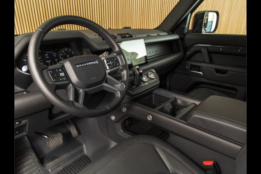 Land Rover Defender 110 2.0 P300e 110 X-Dynamic HSE 22" | MERIDIAN SURROUND | PANO | TOWB |