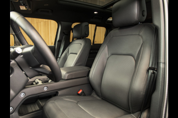Land Rover Defender 110 2.0 P300e 110 X-Dynamic HSE 22" | MERIDIAN SURROUND | PANO | TOWB |