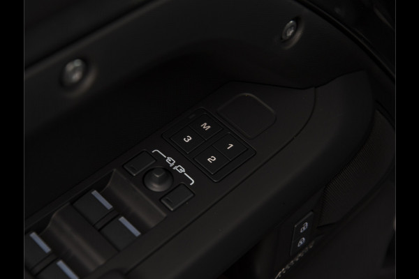 Land Rover Defender 110 2.0 P300e 110 X-Dynamic HSE 22" | MERIDIAN SURROUND | PANO | TOWB |