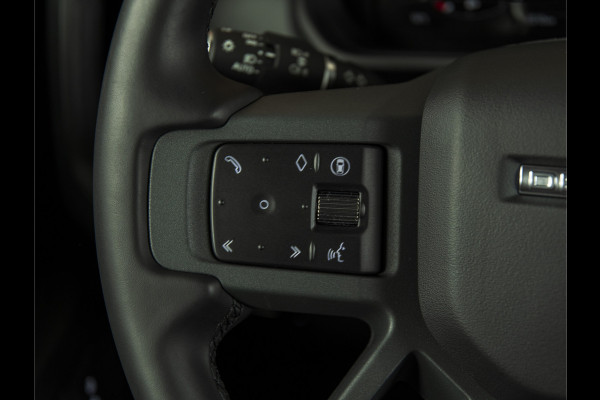 Land Rover Defender 110 2.0 P300e 110 X-Dynamic HSE 22" | MERIDIAN SURROUND | PANO | TOWB |