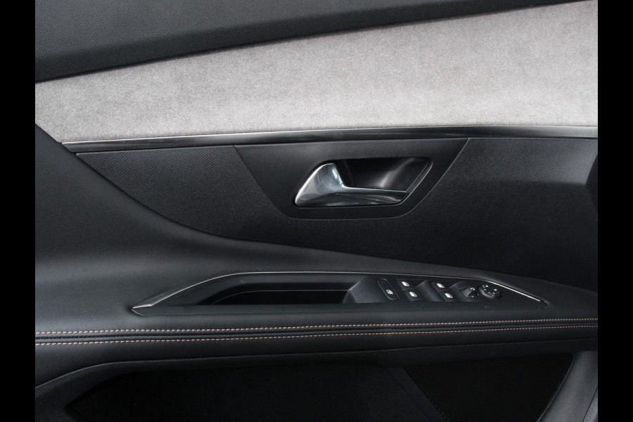 Peugeot 5008 1.2 PureTech Automaat GT Black Pack | DEMO ! | 7p | Climate control | Adaptive Cruise Control | Achteruitrij Camera | Verwarmde voorstoelen | Keyless | Navigatie | LED | Apple Carplay/ Android Auto
