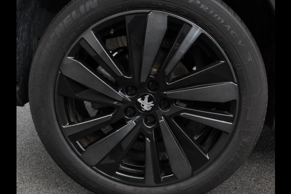 Peugeot 5008 1.2 PureTech Automaat GT Black Pack | DEMO ! | 7p | Climate control | Adaptive Cruise Control | Achteruitrij Camera | Verwarmde voorstoelen | Keyless | Navigatie | LED | Apple Carplay/ Android Auto