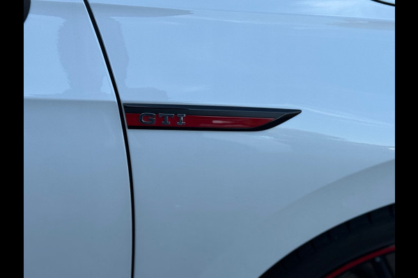 Volkswagen Golf 2.0 TSI GTI Clubsport 45 jahre Akrapovic Nurburgring Harman - Parelmoer wit