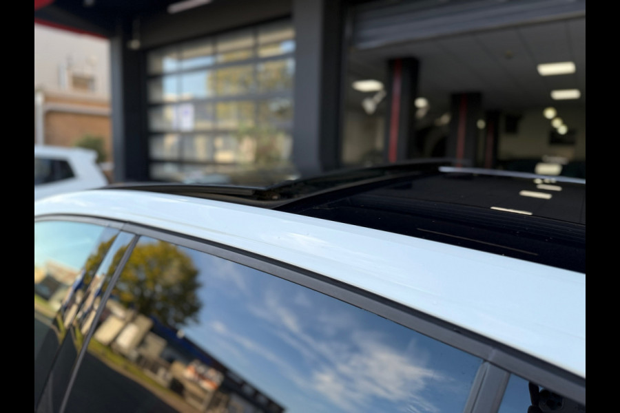 Volkswagen Golf 2.0 TSI GTI Clubsport 45 jahre Akrapovic Nurburgring Harman - Parelmoer wit