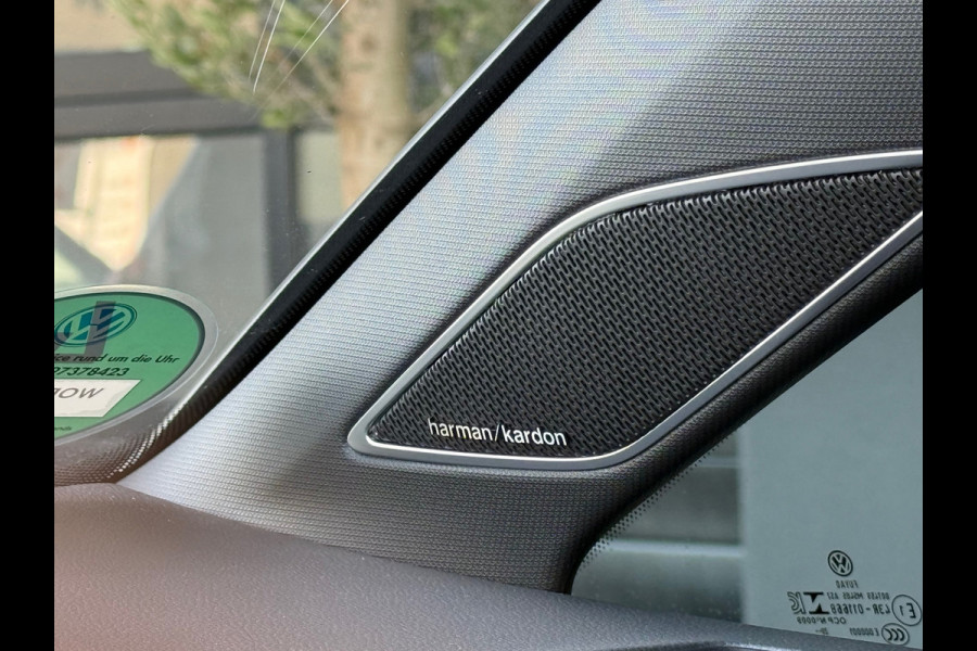 Volkswagen Golf 2.0 TSI GTI Clubsport 45 jahre Akrapovic Nurburgring Harman - Parelmoer wit