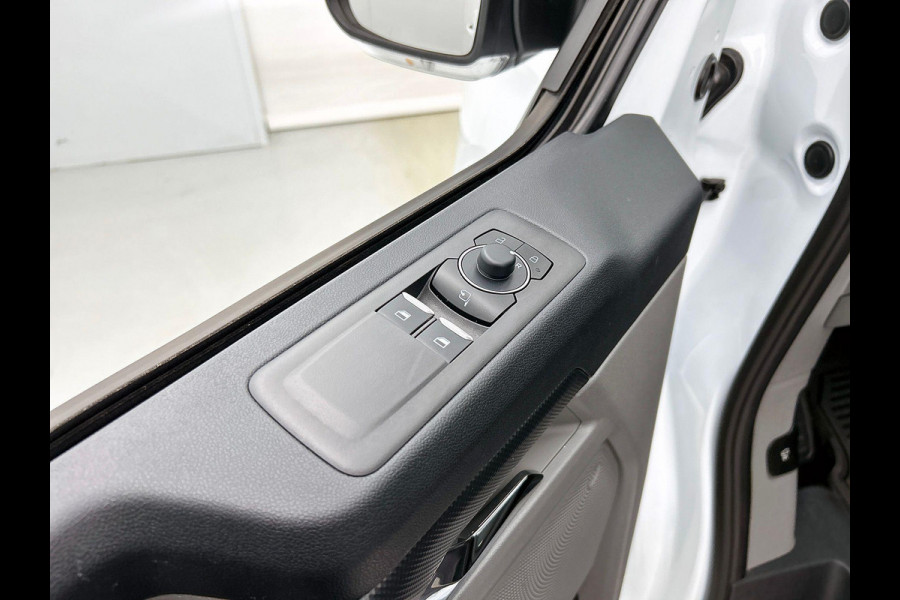 Ford Transit Custom 340 2.5 Automaat PHEV L2H1 Limited Incl. BTW/BPM! Airco ECC 2 x Schuifdeur Asisstance Pack Premium Full Options!