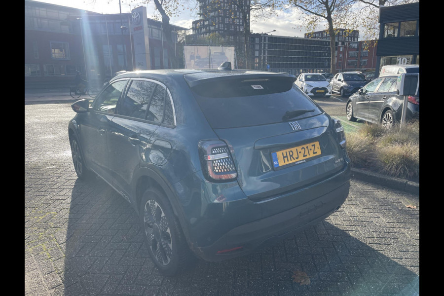Fiat 600 1.2 Hybrid La Prima | Apple Carplay/Android Auto | Dodehoek detectie | Parkeersensoren