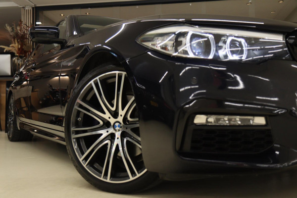 BMW 5 Serie 520d High Executive PANO/CARPLAY/SVEER/360CAM/VOL