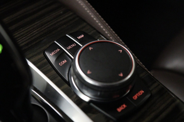 BMW 5 Serie 520d High Executive PANO/CARPLAY/SVEER/360CAM/VOL