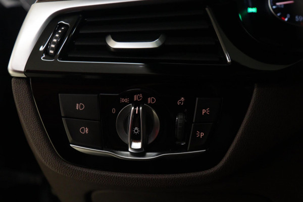 BMW 5 Serie 520d High Executive PANO/CARPLAY/SVEER/360CAM/VOL