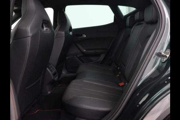 CUPRA Formentor 1.4 e-Hybrid VZ | 245pk | Stoelverwarming | Carplay | Camera | Adaptive cruise | Navigatie | Keyless | Memory | Sfeerverlichting | Full LED | 19'' | PHEV | Plug In