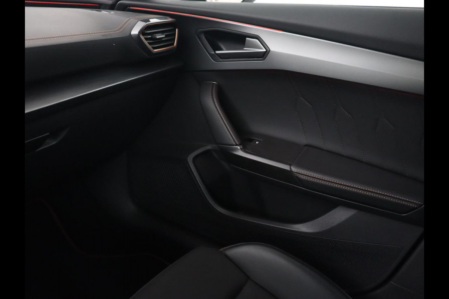 CUPRA Formentor 1.4 e-Hybrid VZ | 245pk | Stoelverwarming | Carplay | Camera | Adaptive cruise | Navigatie | Keyless | Memory | Sfeerverlichting | Full LED | 19'' | PHEV | Plug In