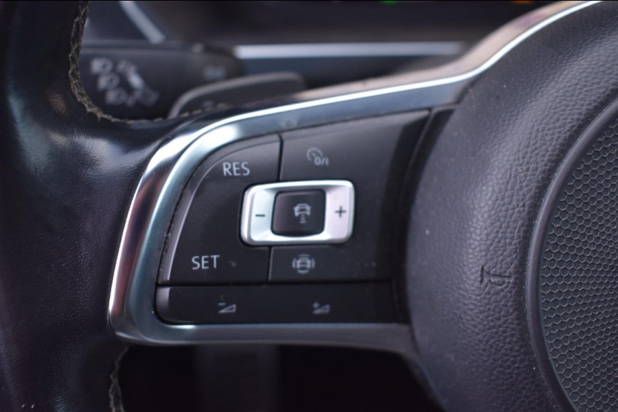 Volkswagen Tiguan 1.5 TSI ACT Highline | R-LINE | BLACK STYLE | TREKHAAK | VIRTUAL | STOELVERWARMING | NAP | DEALER ONDERHOUDEN