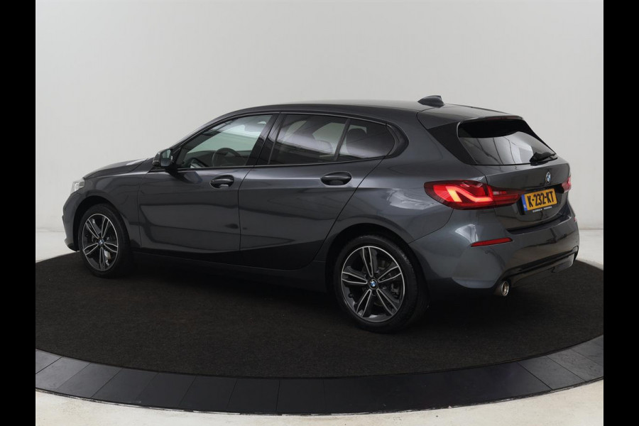 BMW 1-serie 118i Executive | Sport Line | Trekhaak | Sportstoelen | Carplay | Navigatie | Live Cockpit | Full LED | DAB | Climate control | Parkeerhulp | Sfeerverlichting