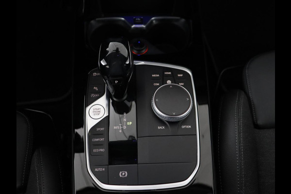 BMW 1-serie 118i Executive | Sport Line | Trekhaak | Sportstoelen | Carplay | Navigatie | Live Cockpit | Full LED | DAB | Climate control | Parkeerhulp | Sfeerverlichting