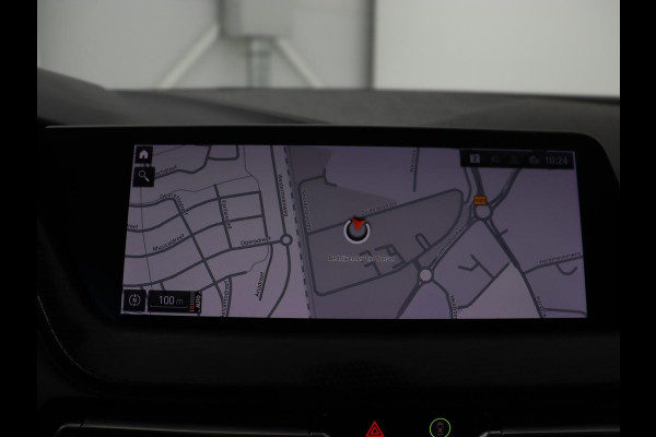 BMW 1-serie 118i Executive | Sport Line | Trekhaak | Sportstoelen | Carplay | Navigatie | Live Cockpit | Full LED | DAB | Climate control | Parkeerhulp | Sfeerverlichting