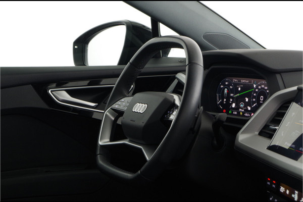 Audi Q4 e-tron 40 82 kWh S line > Camera/ Adaptief Cruise control/Stoelverwarming...